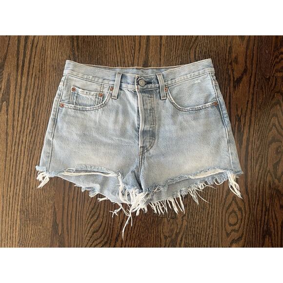 Levi’s Premium Denim Shorts Women size 27 distressed blue button fly - Picture 1 of 9